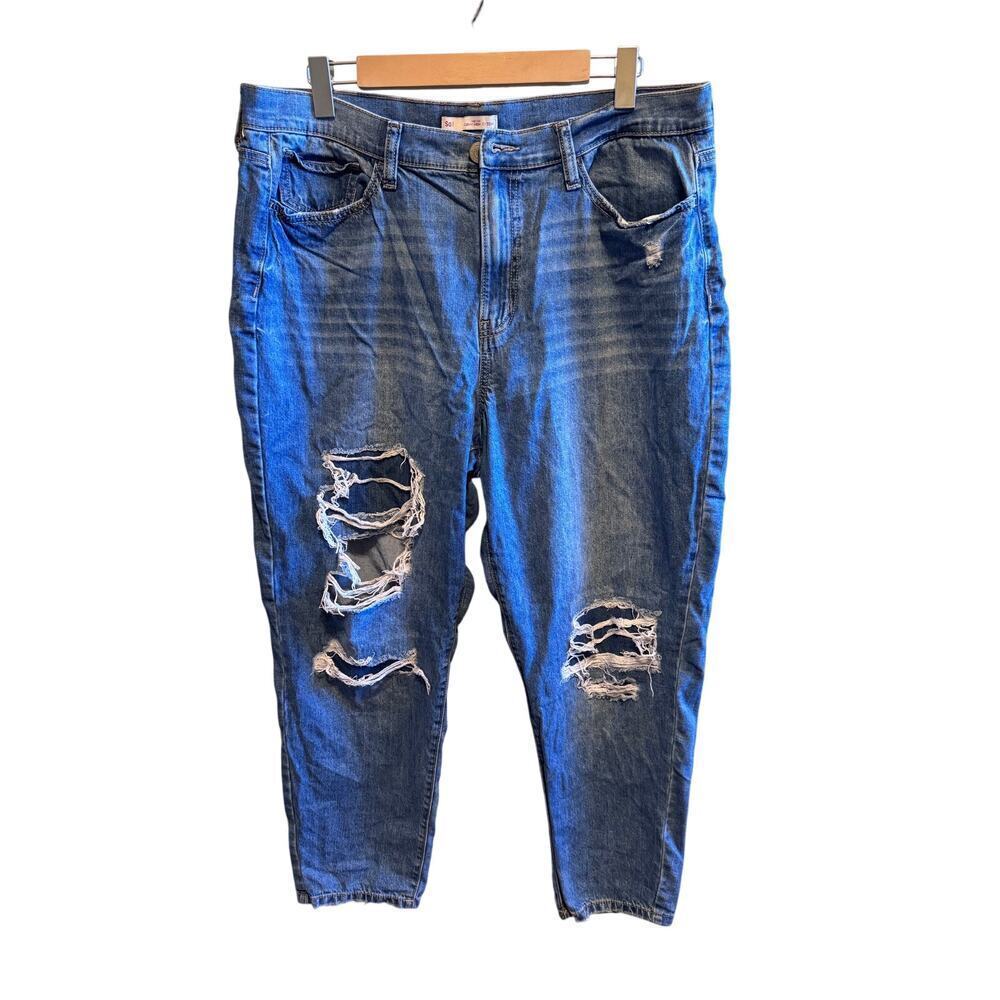 SO High Rise Curvy Mom 17/33W Distressed Blue Jeans